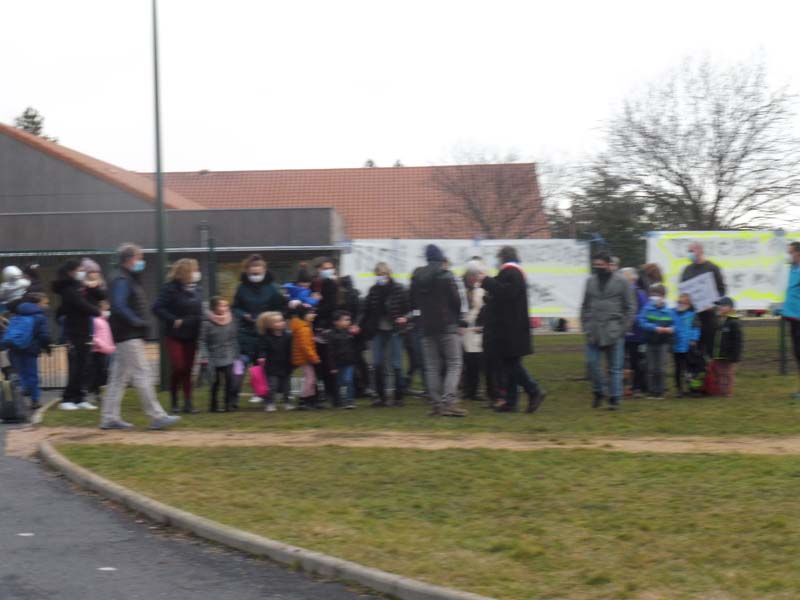 Rassemblement pour opposition fermeture de classe