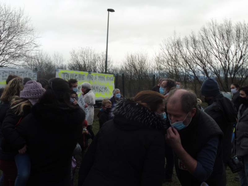 Rassemblement pour opposition fermeture de classe