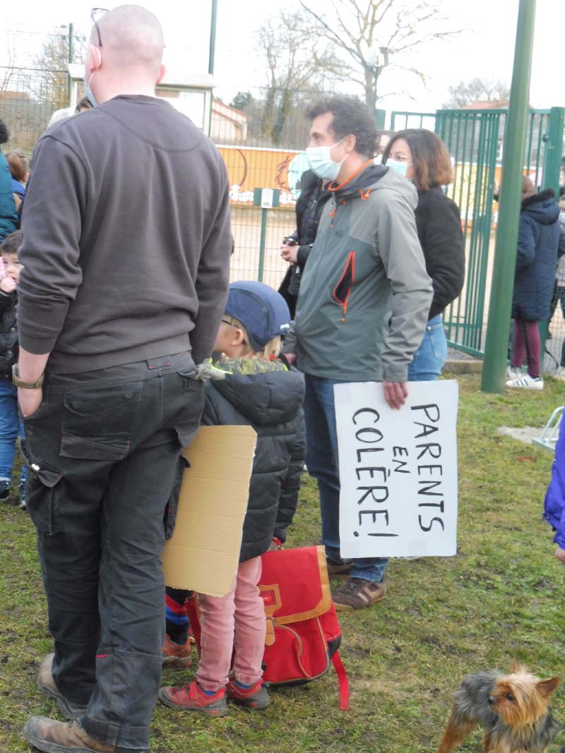 Rassemblement pour opposition fermeture de classe