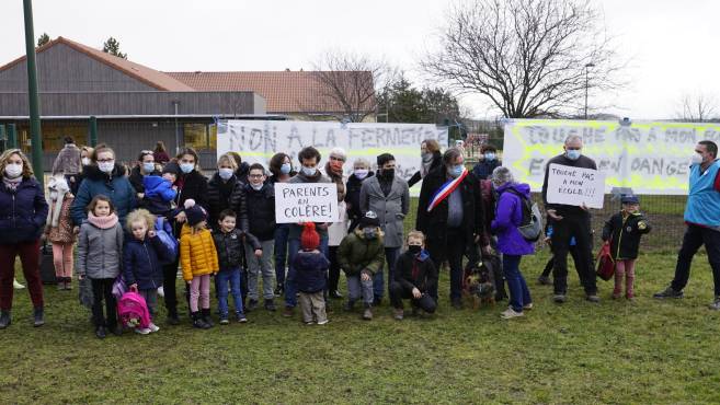 Rassemblement pour opposition fermeture de classe